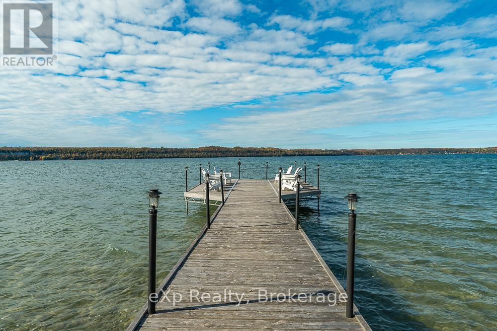 111 Wilson Drive, Georgian Bluffs, Ontario  N0H 2T0 - Photo 46 - X12468430