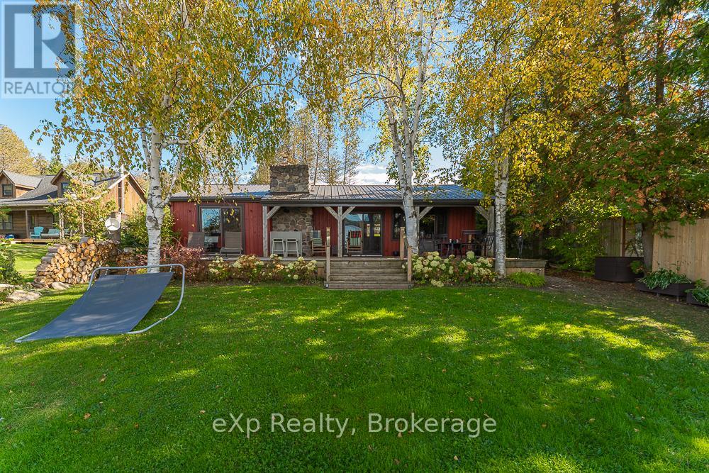 111 Wilson Drive, Georgian Bluffs, Ontario  N0H 2T0 - Photo 5 - X12468430