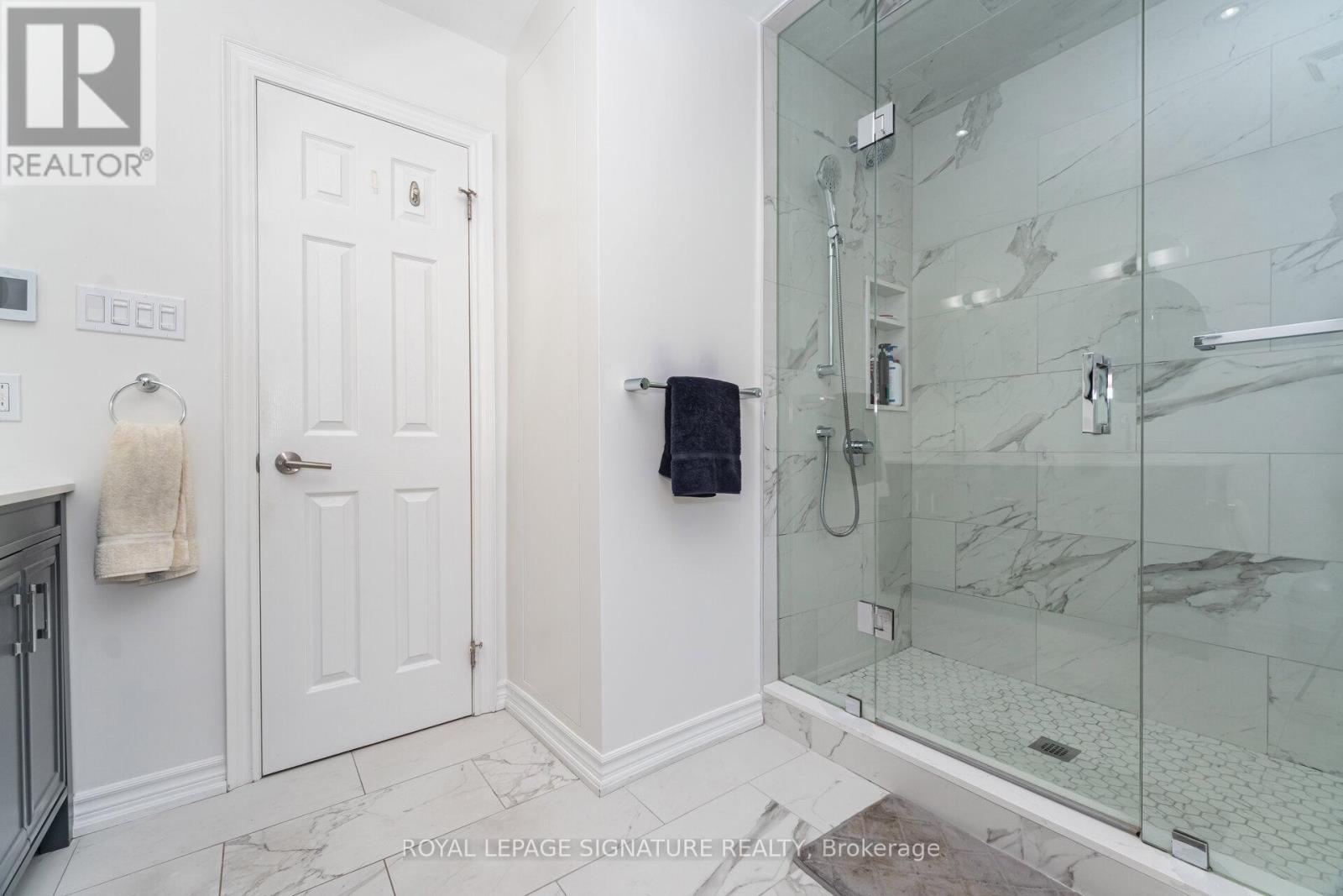 114 Fairholme Avenue, Toronto, Ontario  M6B 2W9 - Photo 28 - C12468211