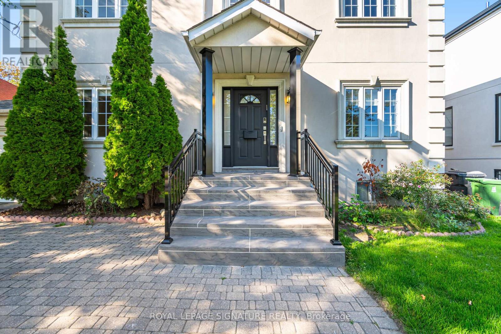 114 Fairholme Avenue, Toronto, Ontario  M6B 2W9 - Photo 5 - C12468211