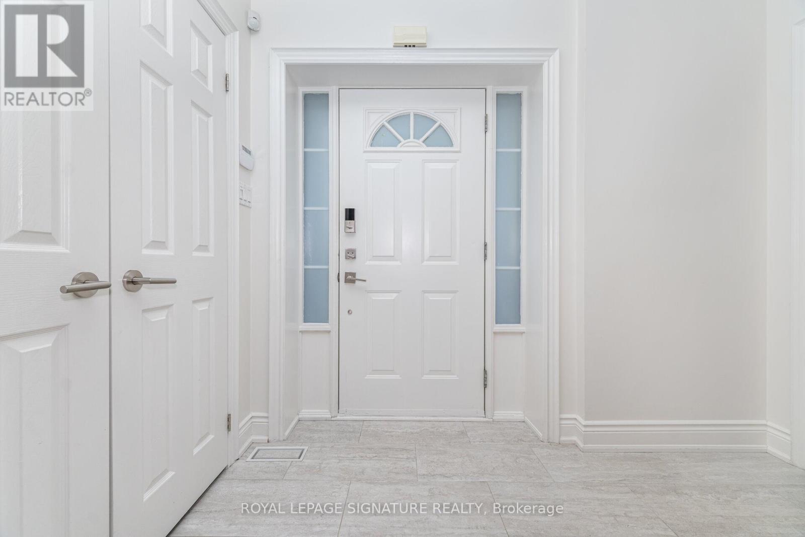 114 Fairholme Avenue, Toronto, Ontario  M6B 2W9 - Photo 6 - C12468211