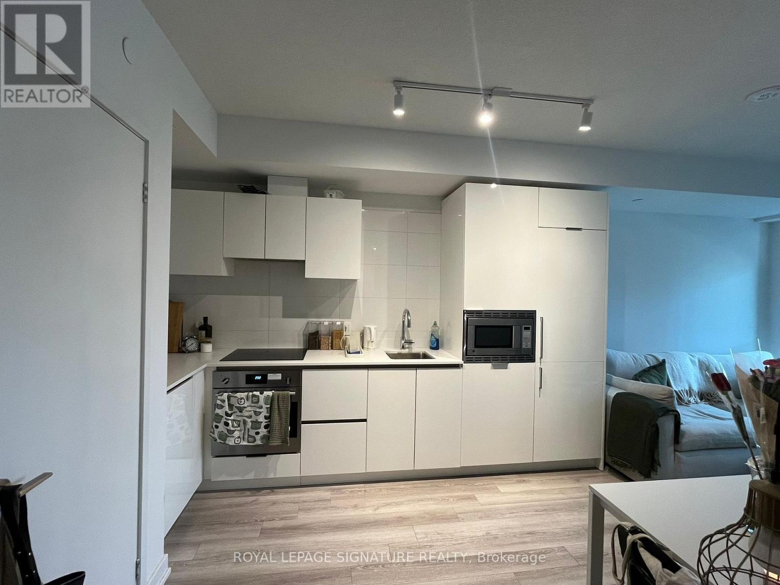 1018 - 121 St. Patrick Street, Toronto, Ontario  M5T 0B8 - Photo 2 - C12468259