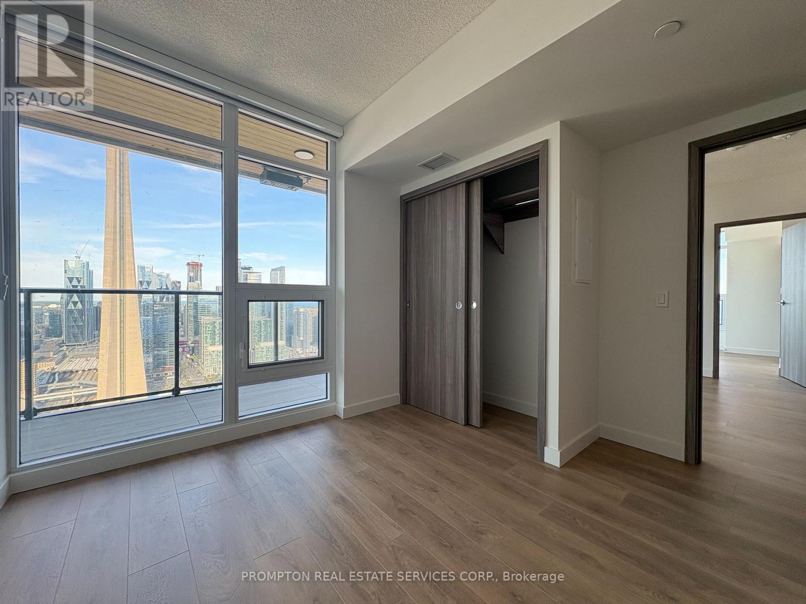 2105 - 1 Concord Cityplace Way, Toronto, Ontario  M5V 0X3 - Photo 3 - C12468337