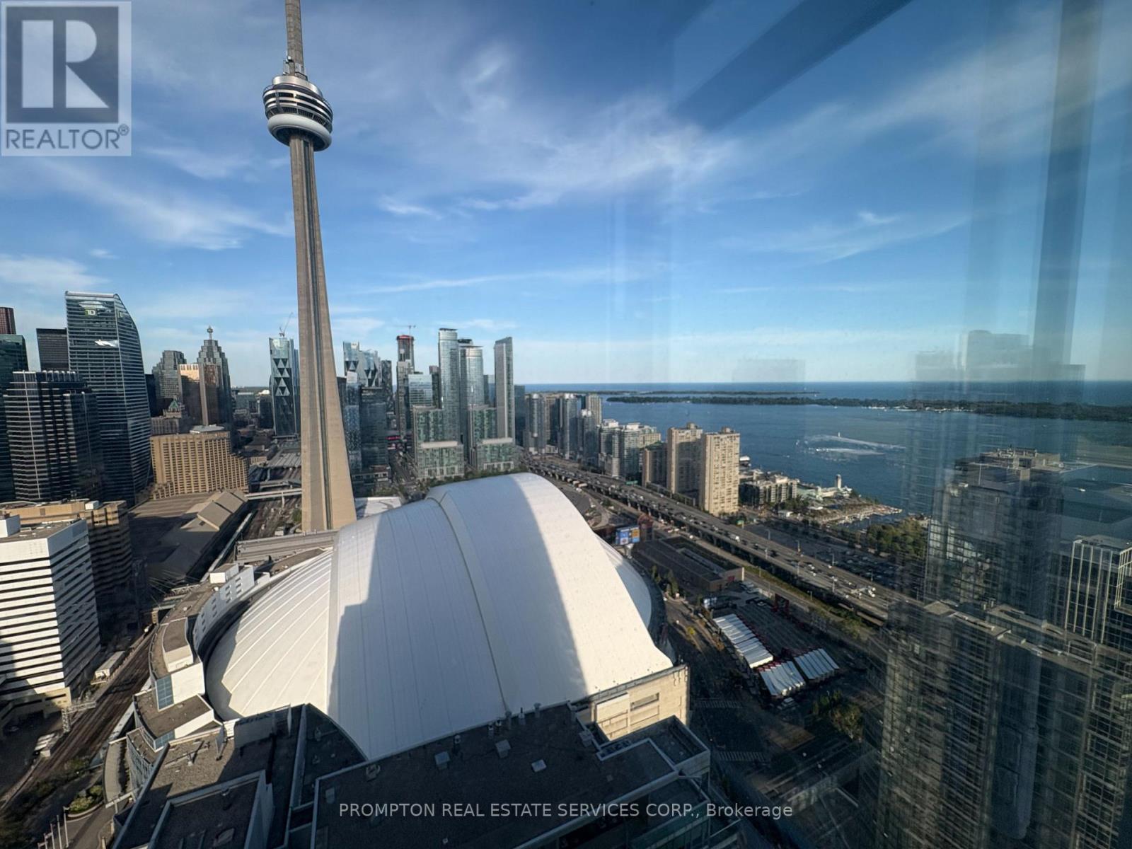 2105 - 1 Concord Cityplace Way, Toronto, Ontario  M5V 0X3 - Photo 8 - C12468337