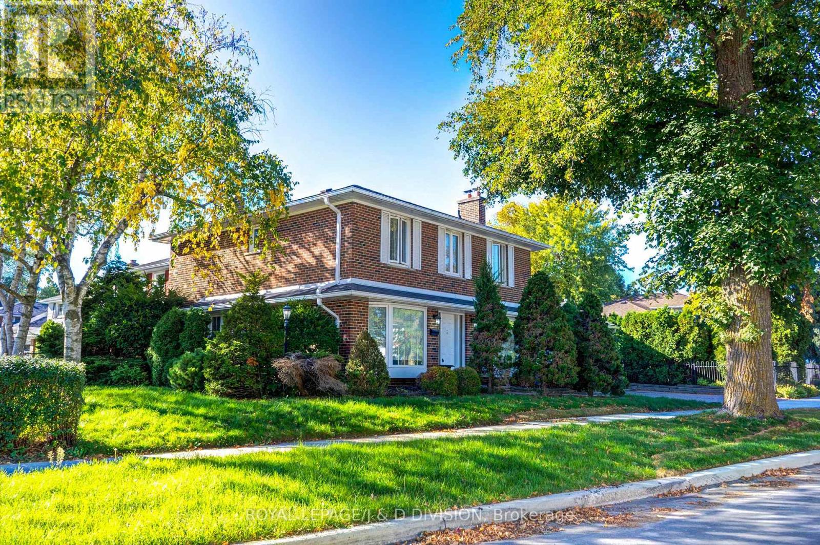 66 Brian Drive, Toronto, Ontario  M2J 3Y3 - Photo 4 - C12468344