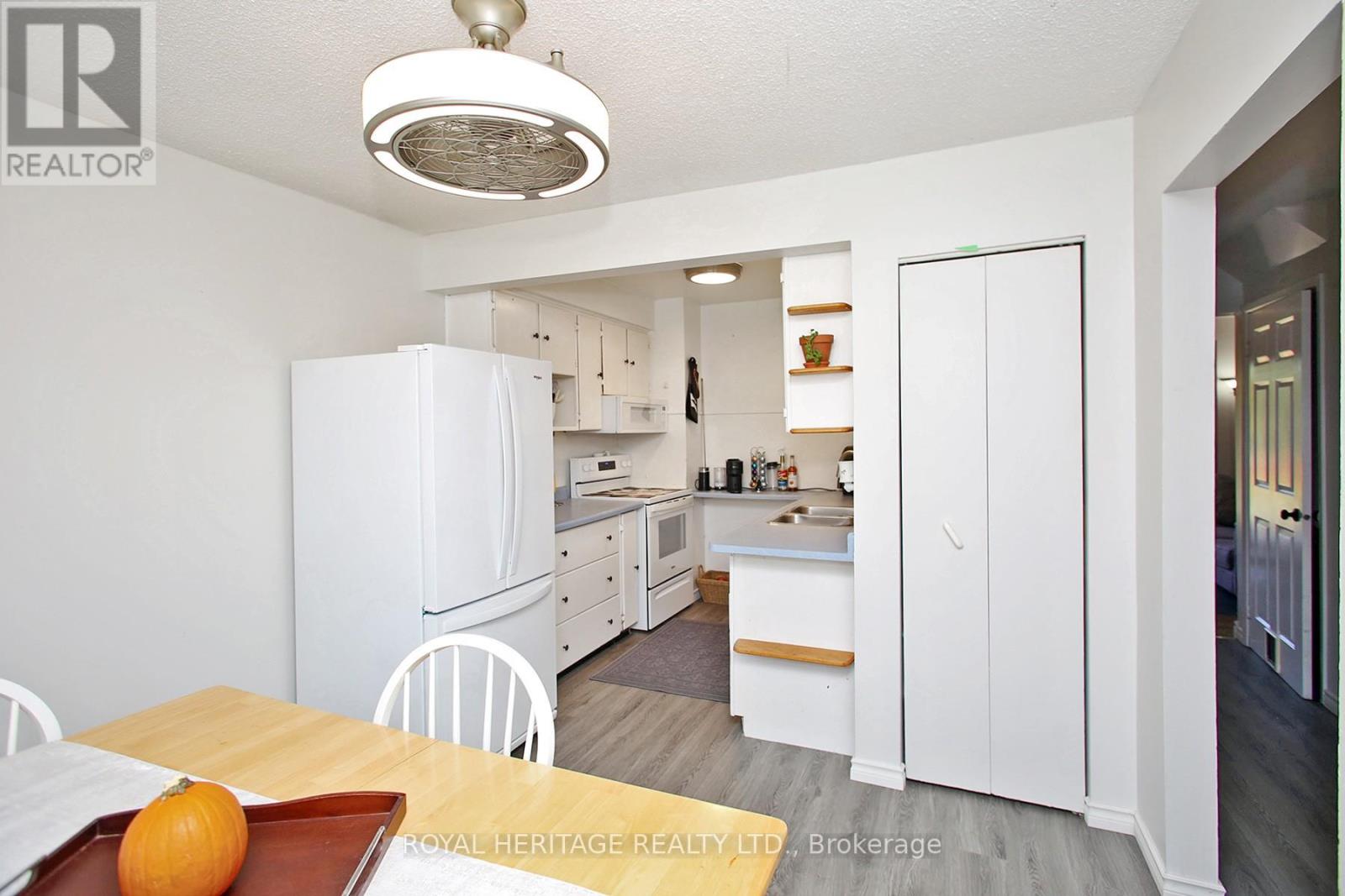 205 Northminster Court, Oshawa, Ontario  L1G 7M6 - Photo 10 - E12468197
