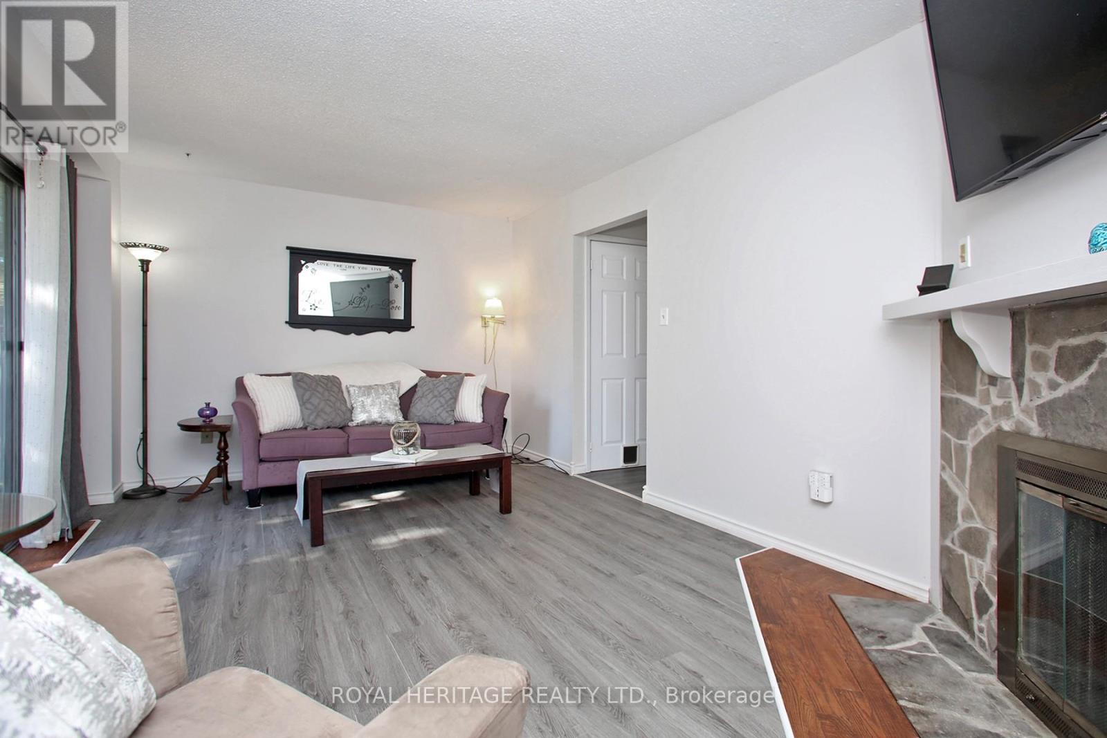 205 Northminster Court, Oshawa, Ontario  L1G 7M6 - Photo 5 - E12468197