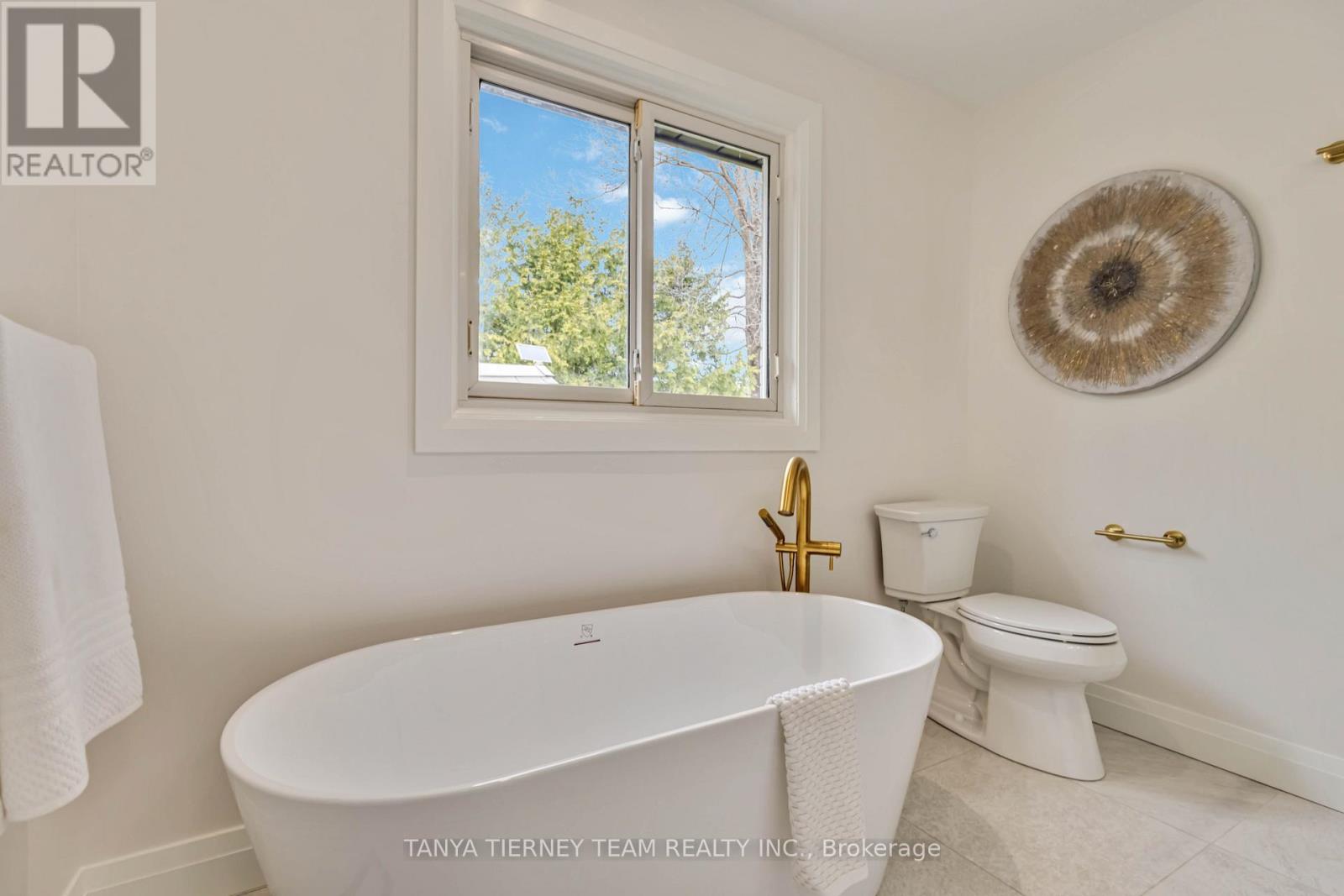14 Heber Down Crescent, Whitby, Ontario  L1M 1A8 - Photo 12 - E12468300