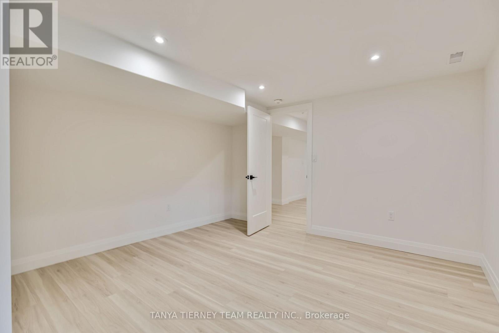 14 Heber Down Crescent, Whitby, Ontario  L1M 1A8 - Photo 17 - E12468300