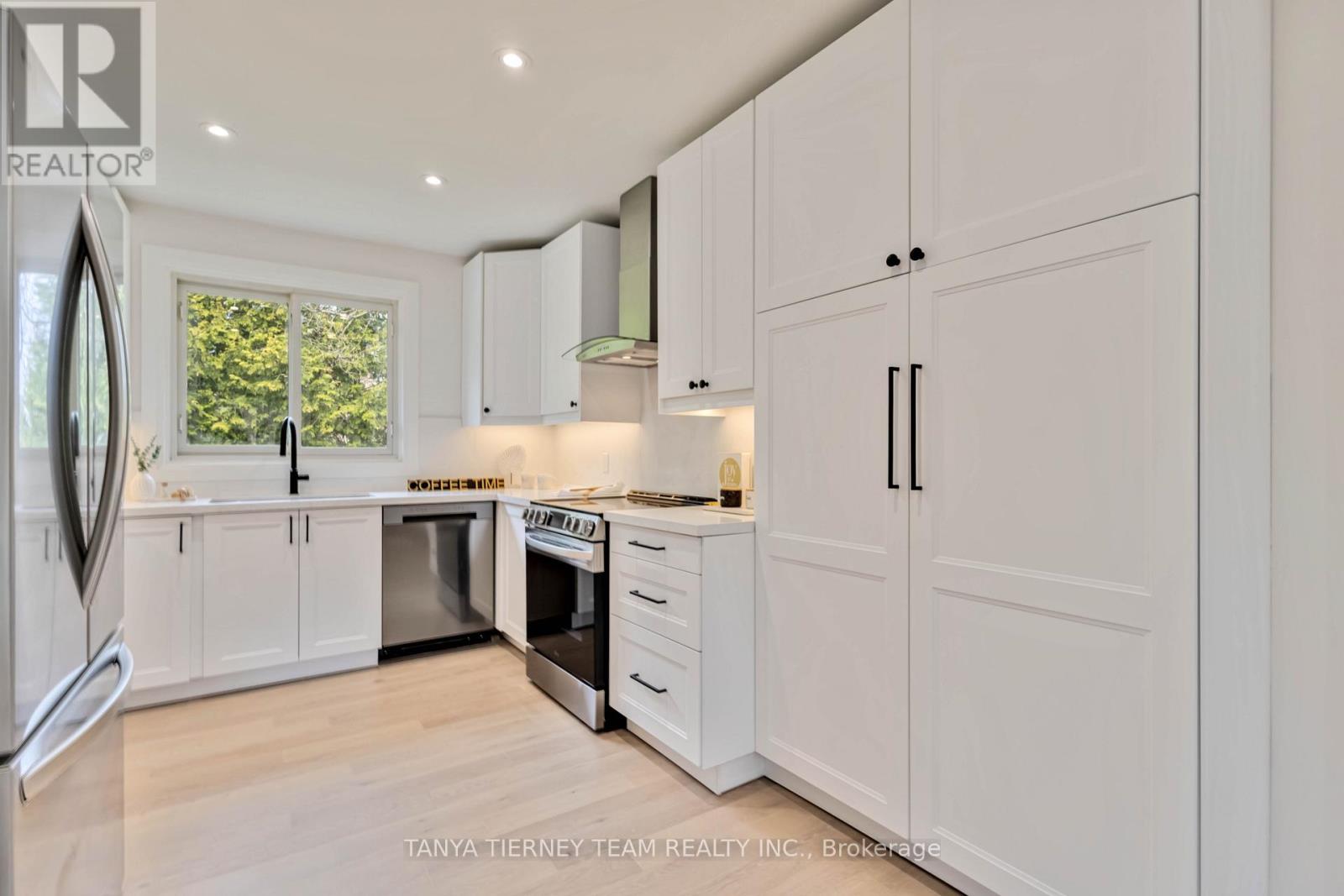 14 Heber Down Crescent, Whitby, Ontario  L1M 1A8 - Photo 6 - E12468300