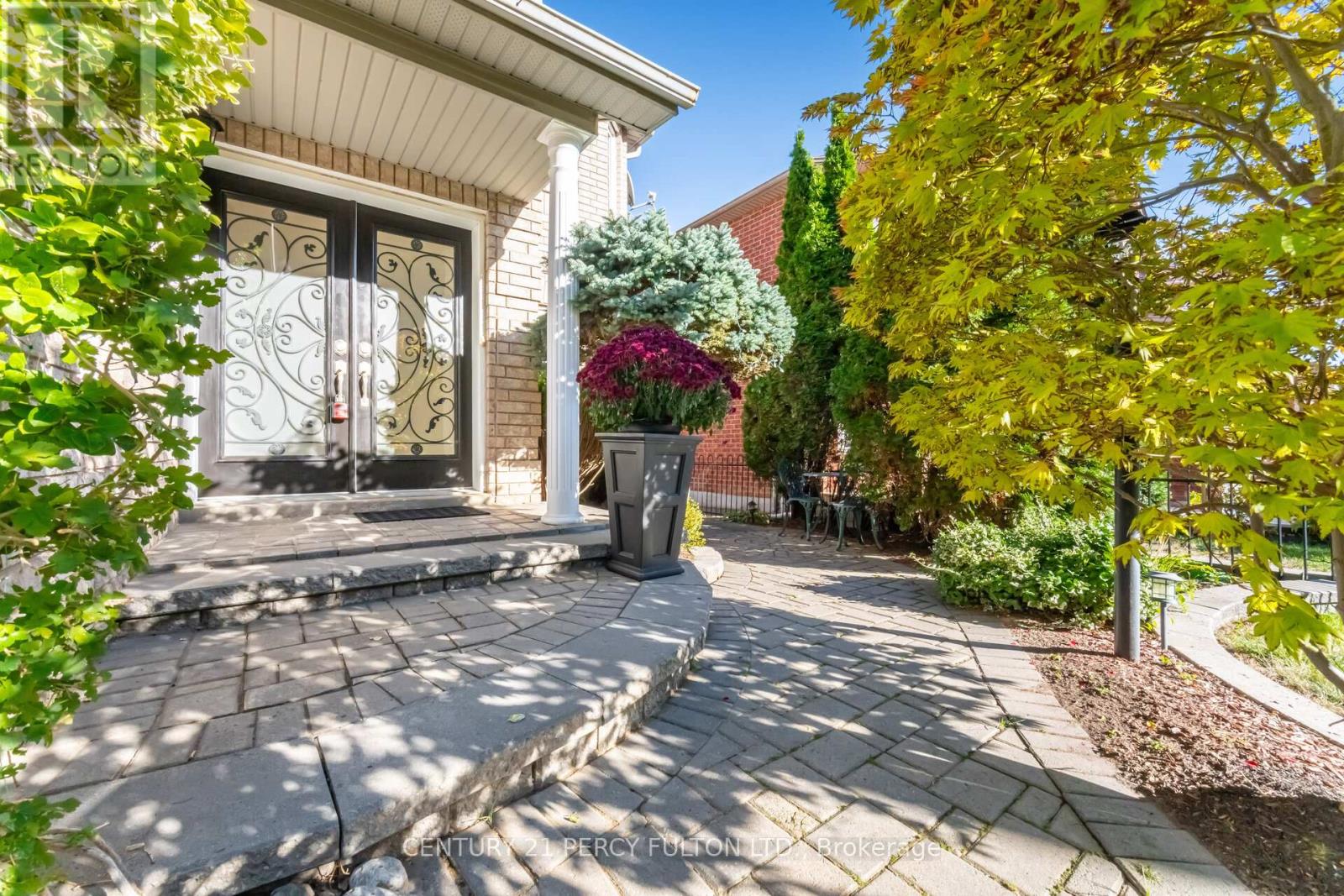 1977 Rosebank Road, Pickering, Ontario  L1V 1P7 - Photo 3 - E12468313