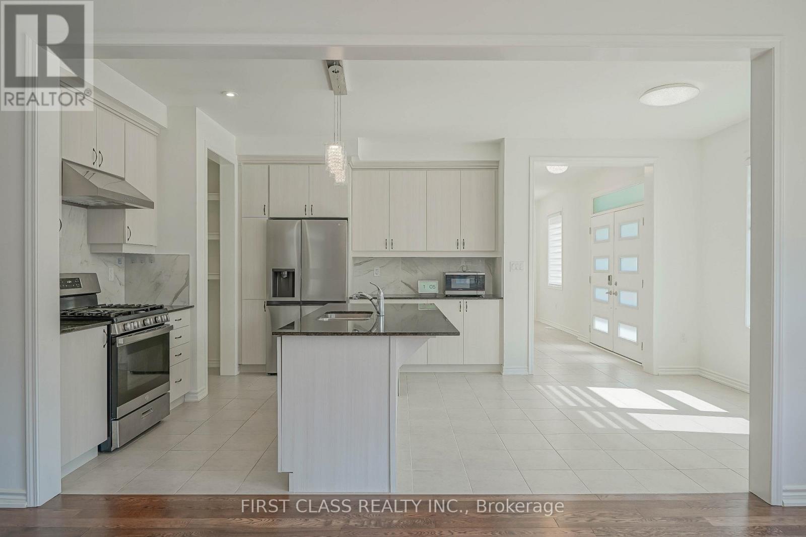 1475 Mockingbird Square, Pickering, Ontario  L1X 0N8 - Photo 4 - E12468348