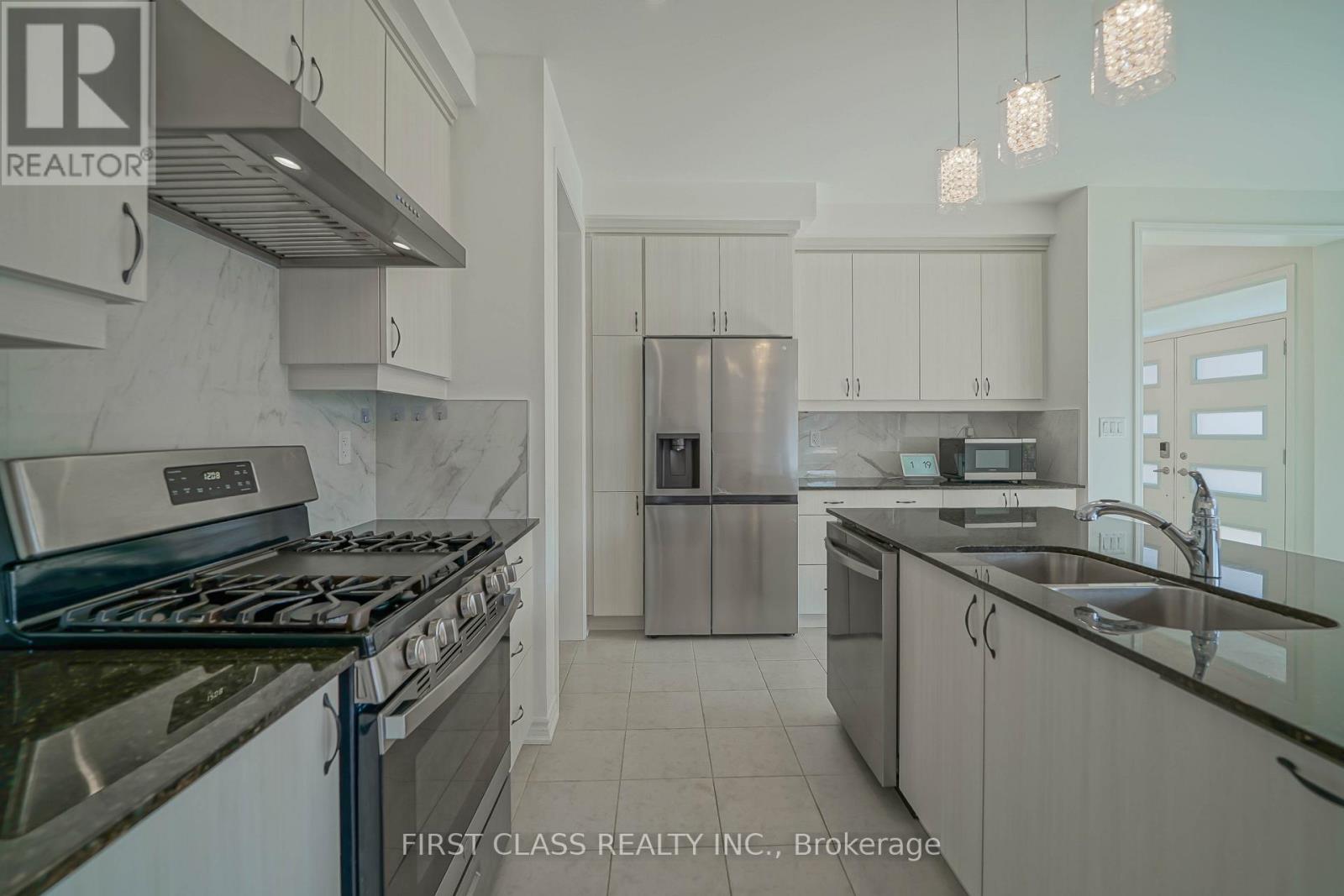 1475 Mockingbird Square, Pickering, Ontario  L1X 0N8 - Photo 6 - E12468348