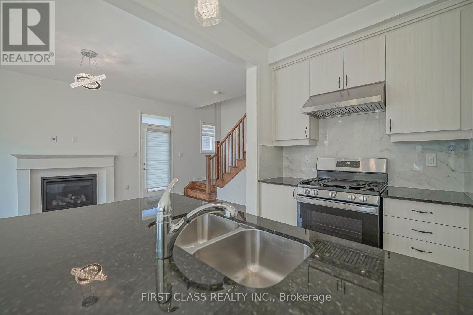 1475 Mockingbird Square, Pickering, Ontario  L1X 0N8 - Photo 8 - E12468348