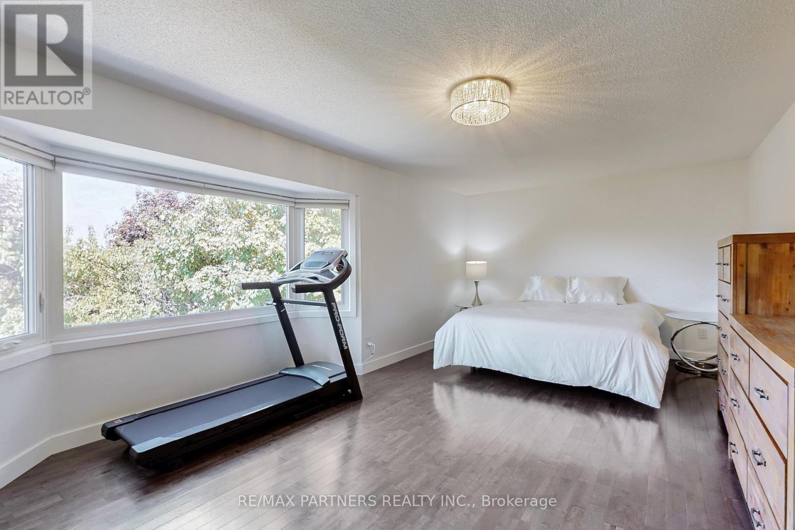 26 Sandfield Drive, Aurora, Ontario  L4G 6R7 - Photo 18 - N12468247
