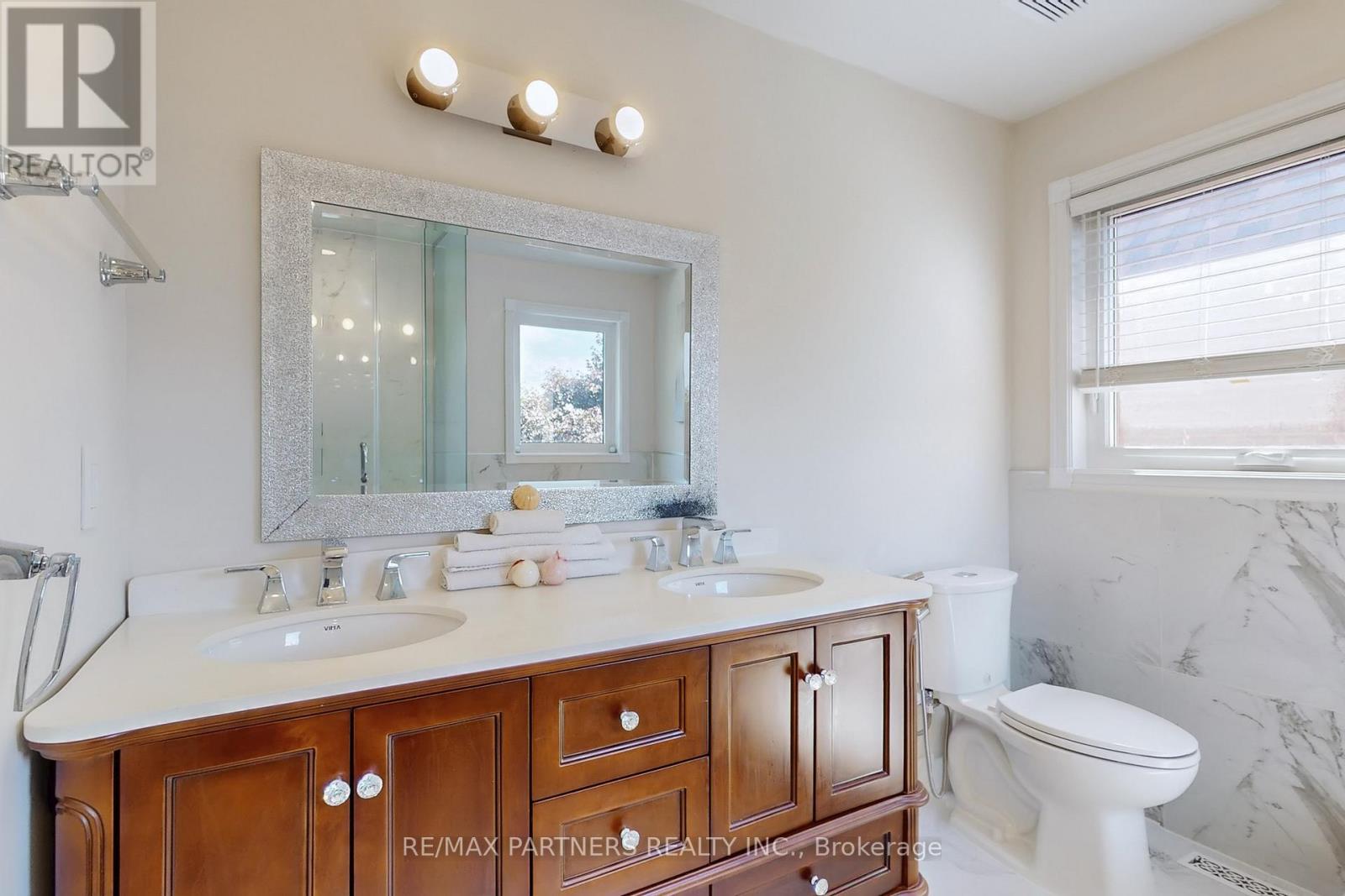 26 Sandfield Drive, Aurora, Ontario  L4G 6R7 - Photo 20 - N12468247