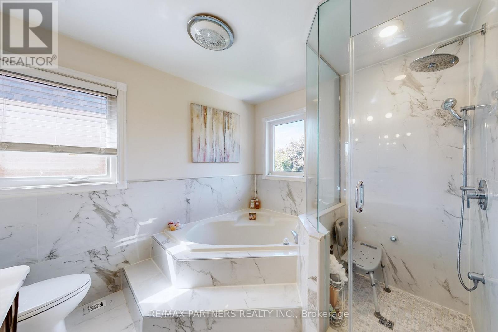 26 Sandfield Drive, Aurora, Ontario  L4G 6R7 - Photo 21 - N12468247