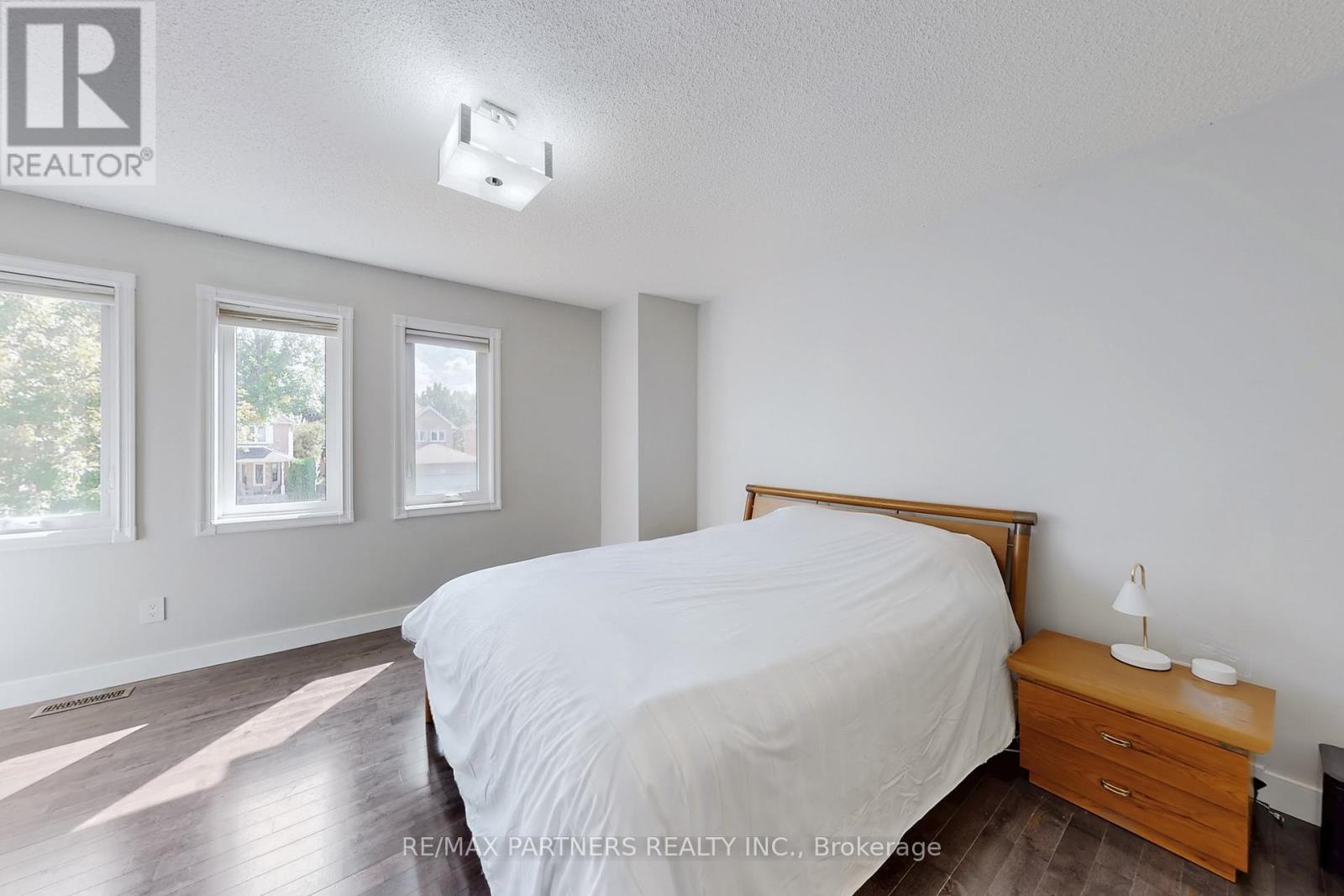 26 Sandfield Drive, Aurora, Ontario  L4G 6R7 - Photo 24 - N12468247
