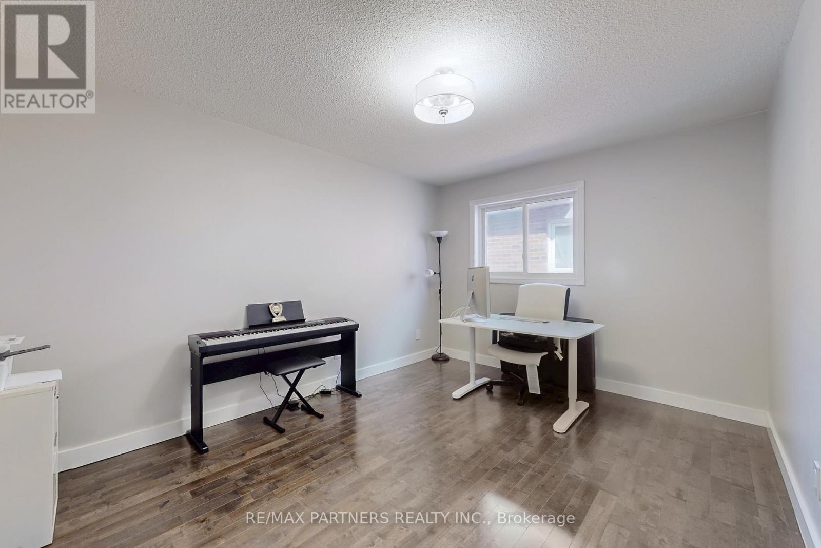 26 Sandfield Drive, Aurora, Ontario  L4G 6R7 - Photo 28 - N12468247
