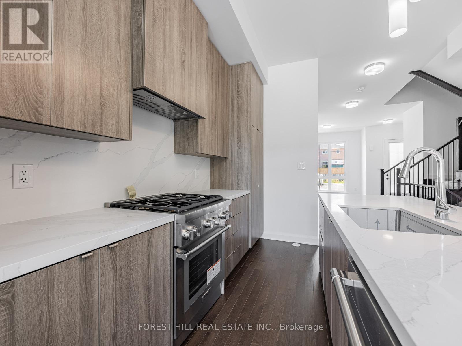 222 Atkinson Avenue, Vaughan, Ontario  L4J 4R3 - Photo 10 - N12468255