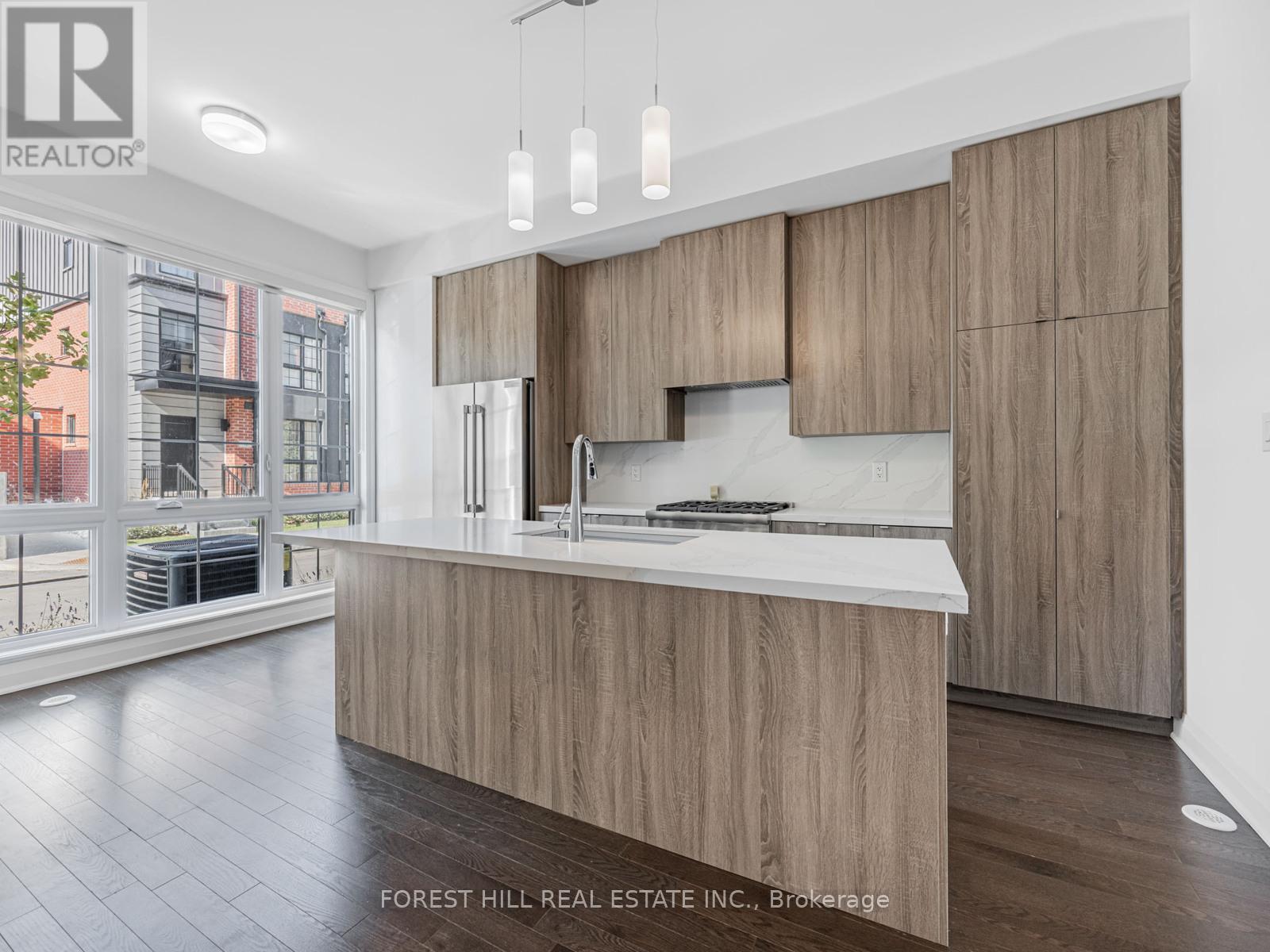 222 Atkinson Avenue, Vaughan, Ontario  L4J 4R3 - Photo 4 - N12468255