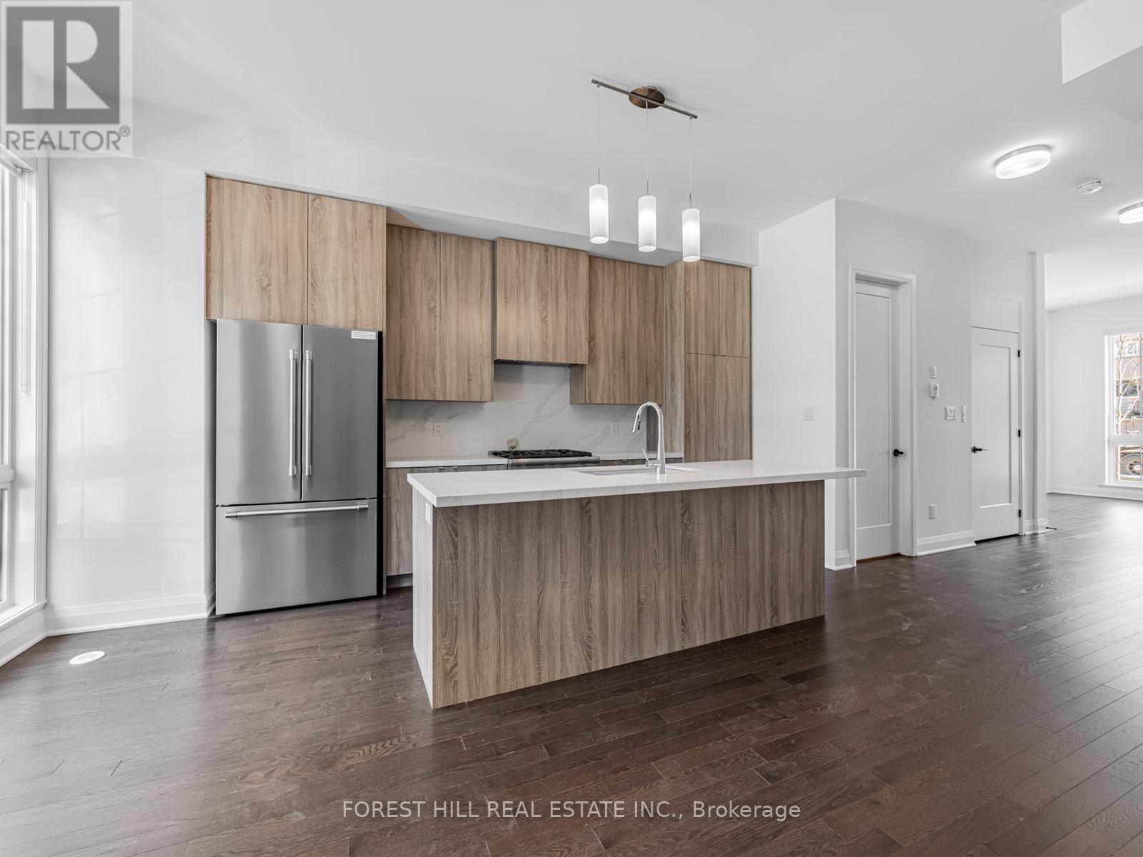 222 Atkinson Avenue, Vaughan, Ontario  L4J 4R3 - Photo 6 - N12468255