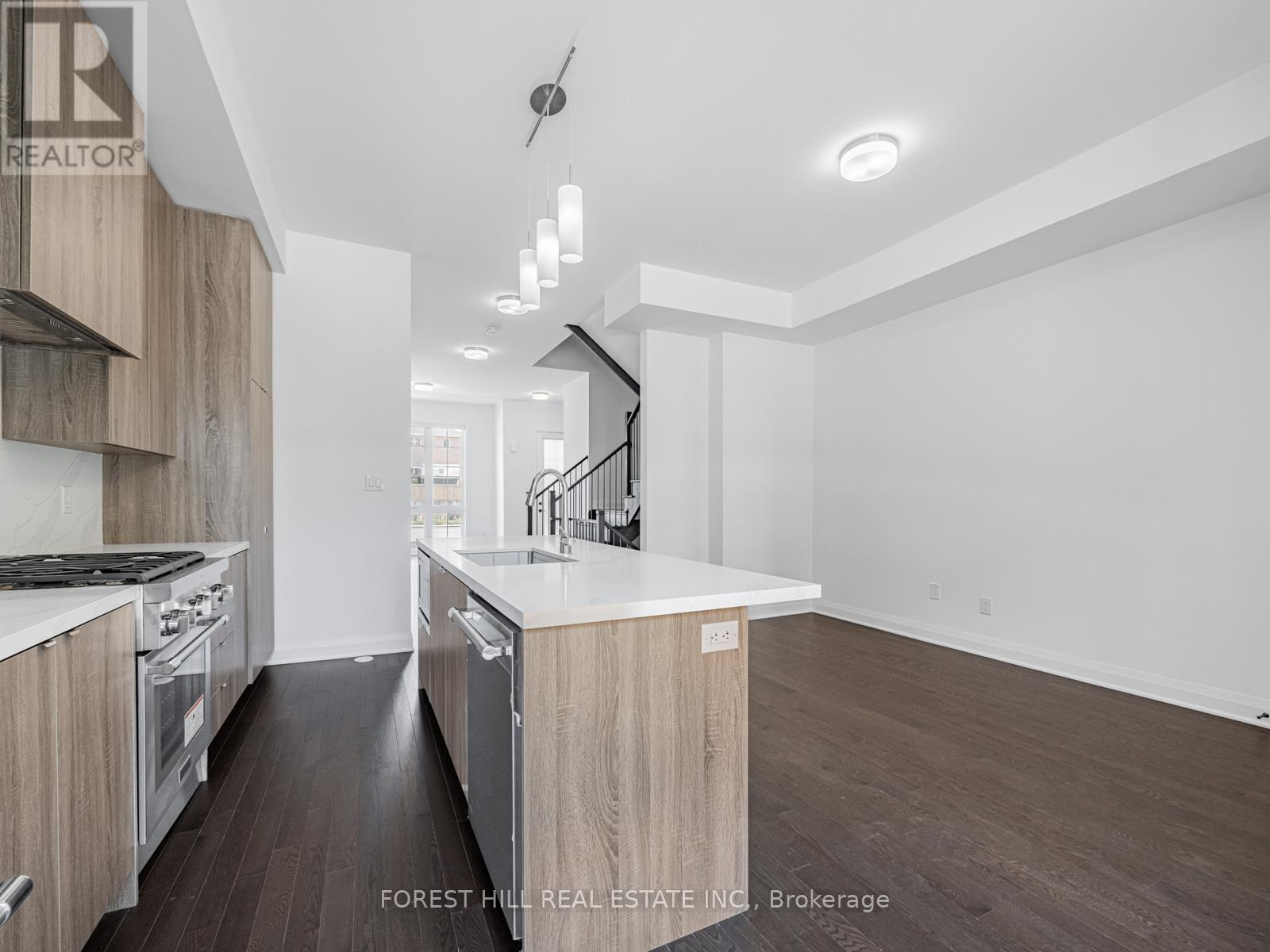 222 Atkinson Avenue, Vaughan, Ontario  L4J 4R3 - Photo 9 - N12468255