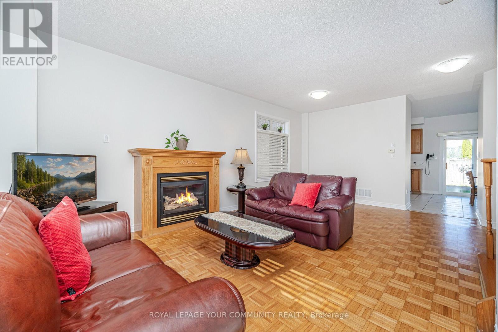 264 America Avenue, Vaughan, Ontario  L6A 3G8 - Photo 10 - N12468317