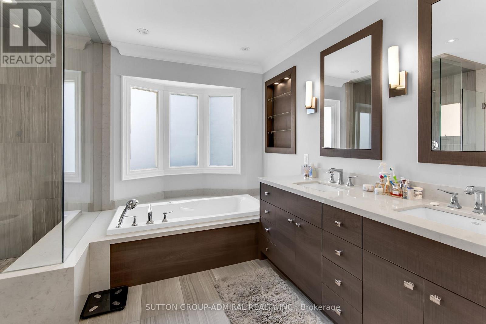 25 Grenadier Crescent, Vaughan, Ontario  L4J 7V8 - Photo 20 - N12468323