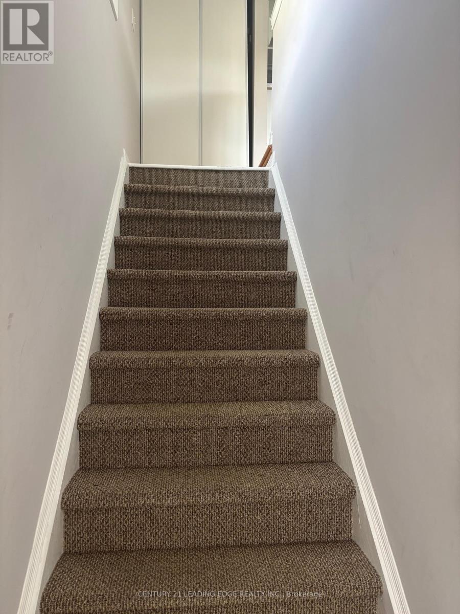 Coach - 61 Morning Dove Drive, Markham, Ontario  L6B 1L2 - Photo 2 - N12468347