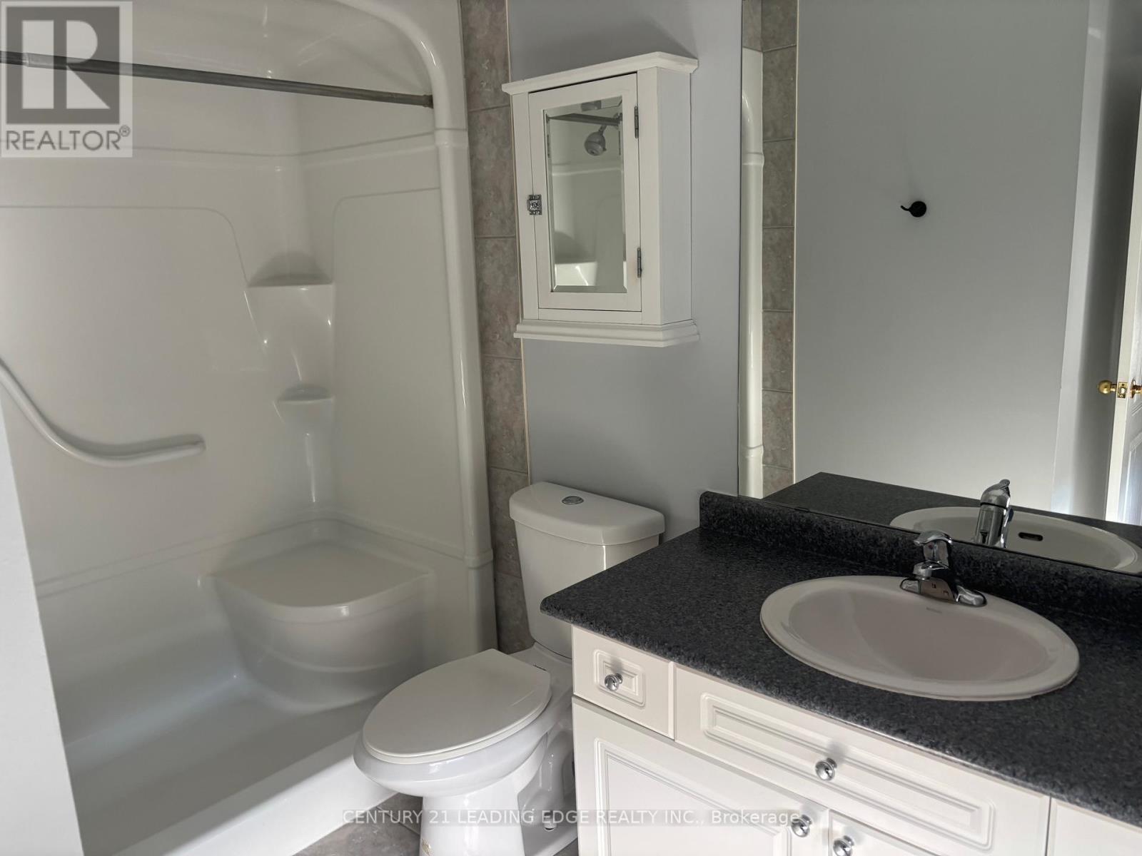 Coach - 61 Morning Dove Drive, Markham, Ontario  L6B 1L2 - Photo 7 - N12468347