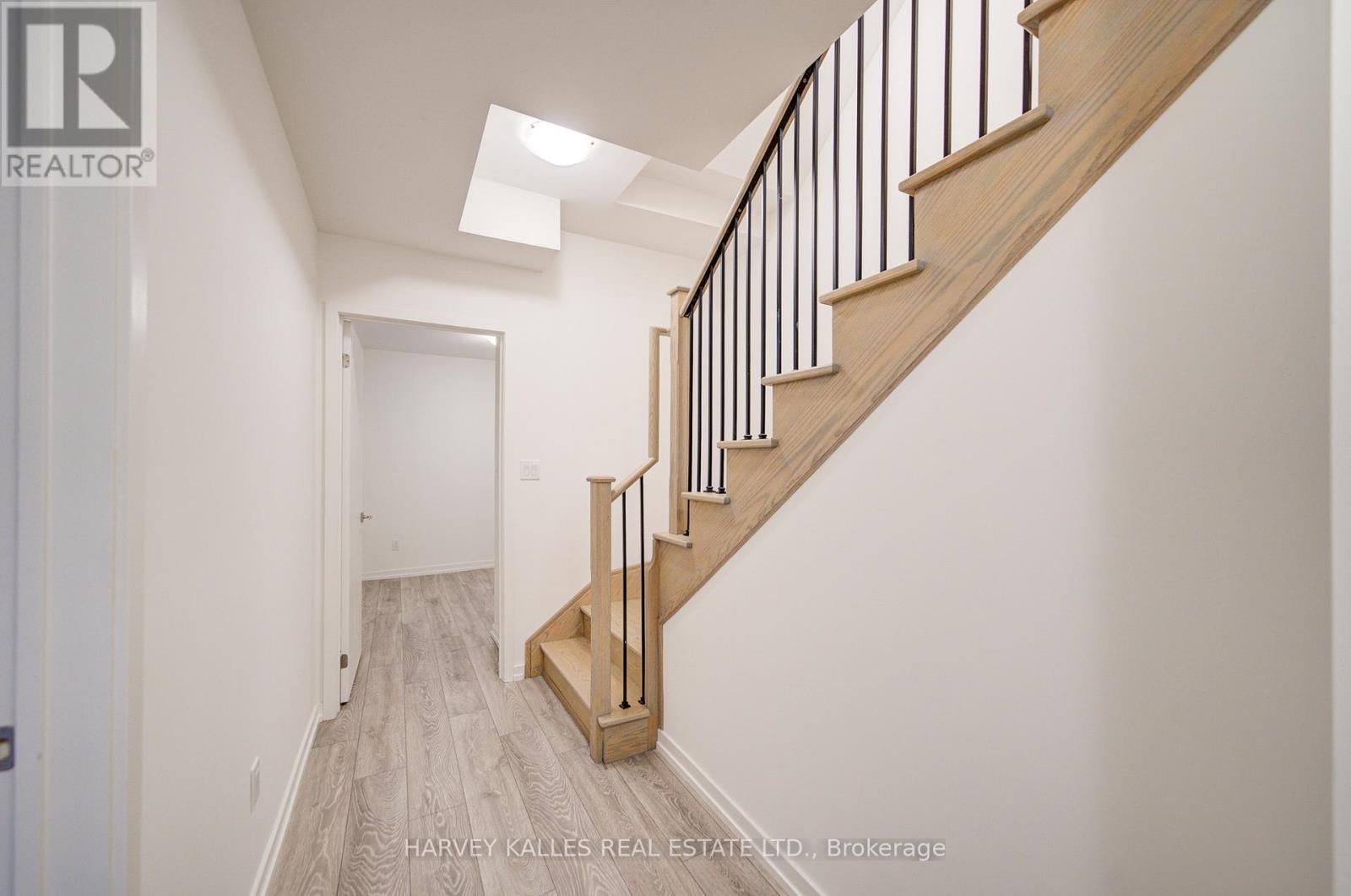 28 - 18 Lytham Green Circle, Newmarket, Ontario  L3Y 0H4 - Photo 19 - N12468363