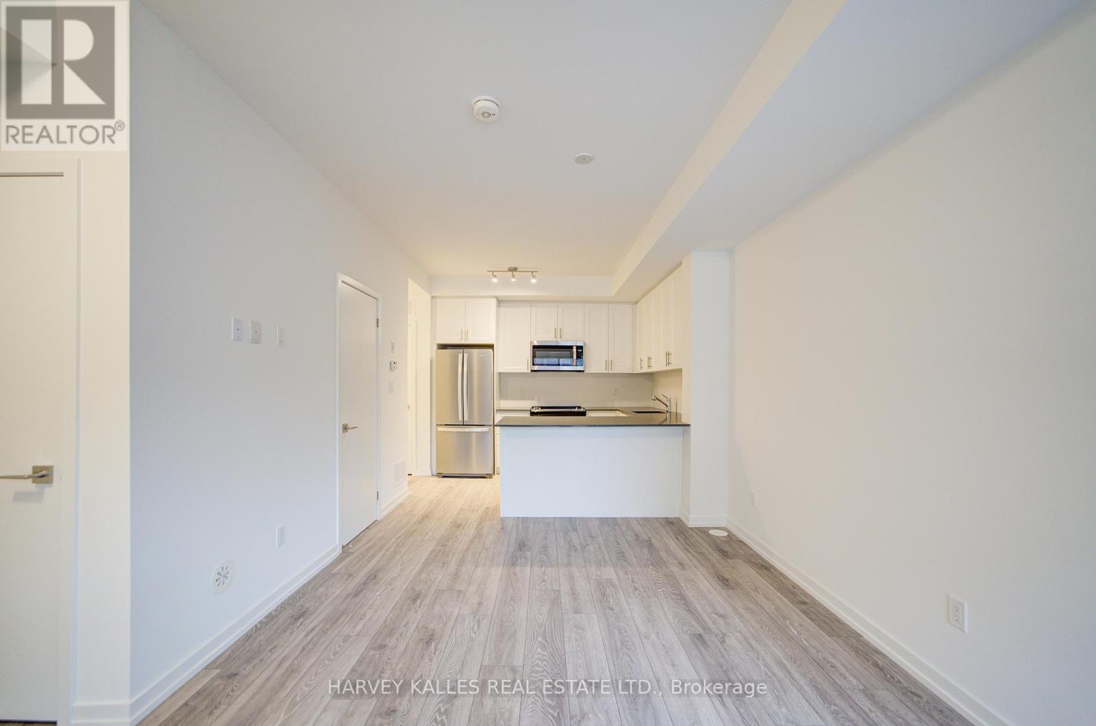 28 - 18 Lytham Green Circle, Newmarket, Ontario  L3Y 0H4 - Photo 7 - N12468363