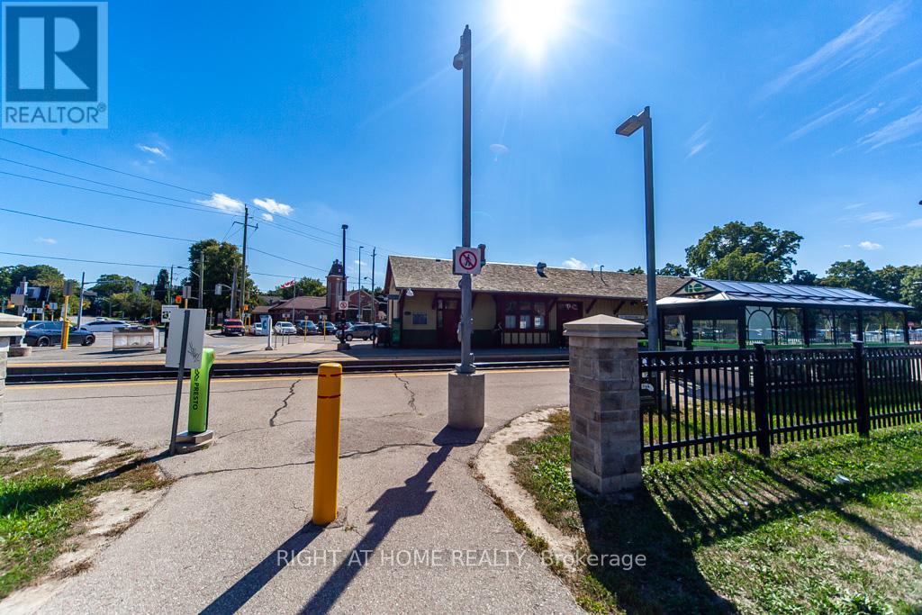 Unit B - 2 Peter Street, Markham, Ontario  L3P 2A4 - Photo 16 - N12468364