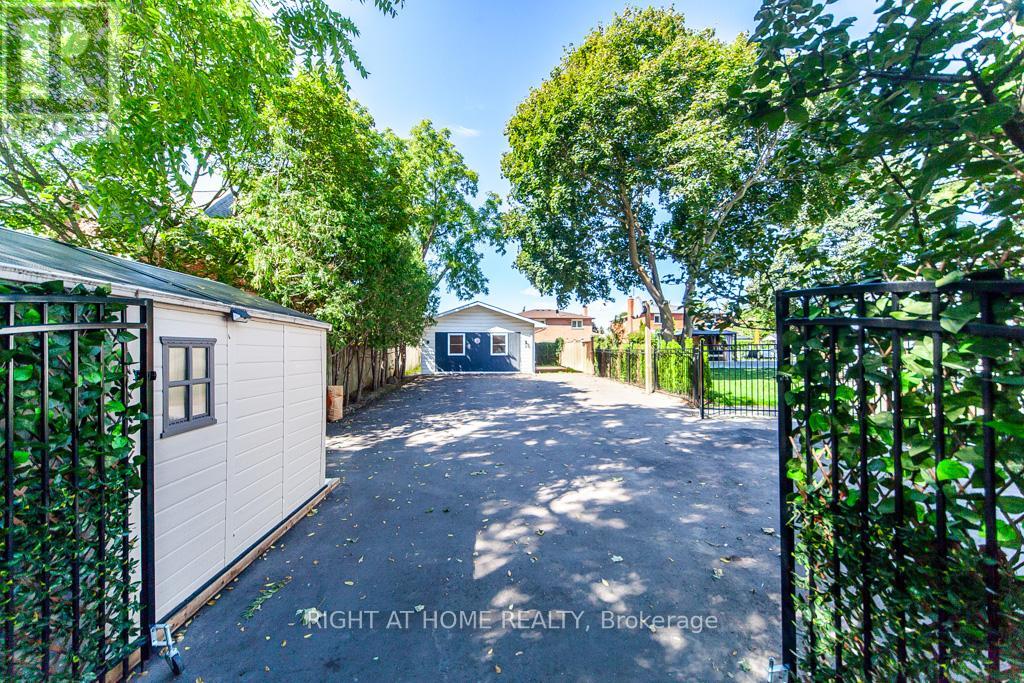 Unit B - 2 Peter Street, Markham, Ontario  L3P 2A4 - Photo 2 - N12468364