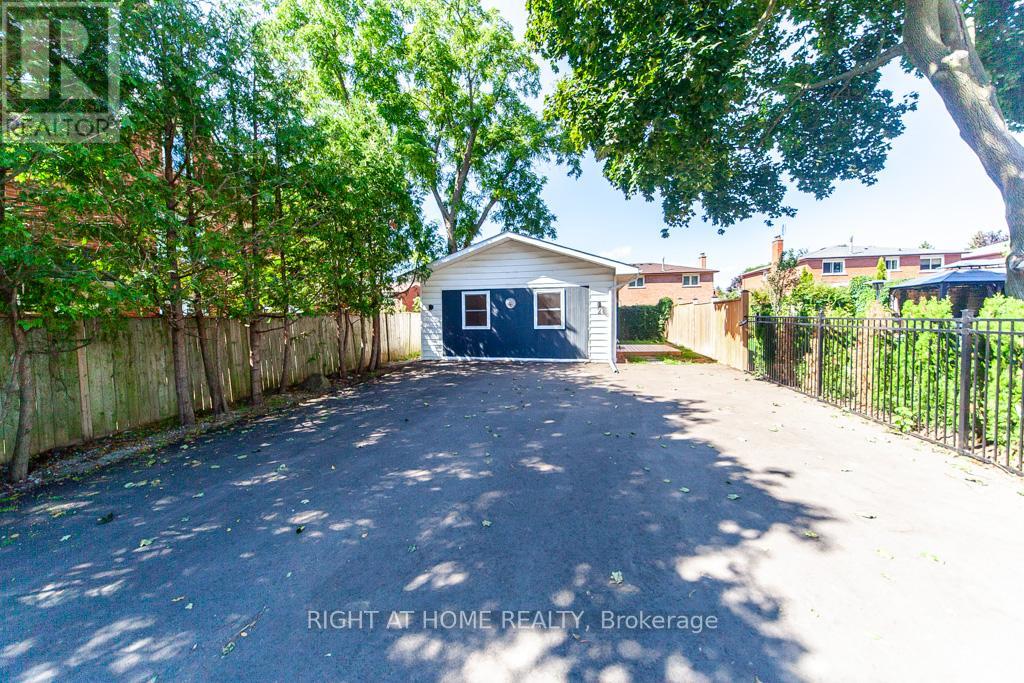 Unit B - 2 Peter Street, Markham, Ontario  L3P 2A4 - Photo 3 - N12468364