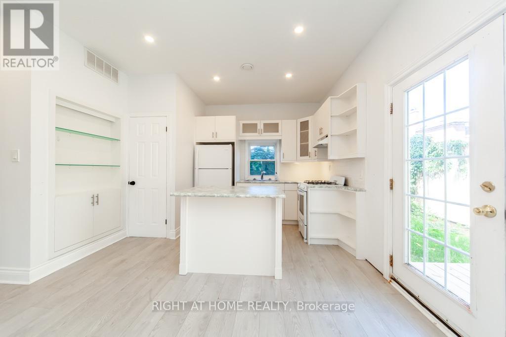 Unit B - 2 Peter Street, Markham, Ontario  L3P 2A4 - Photo 9 - N12468364