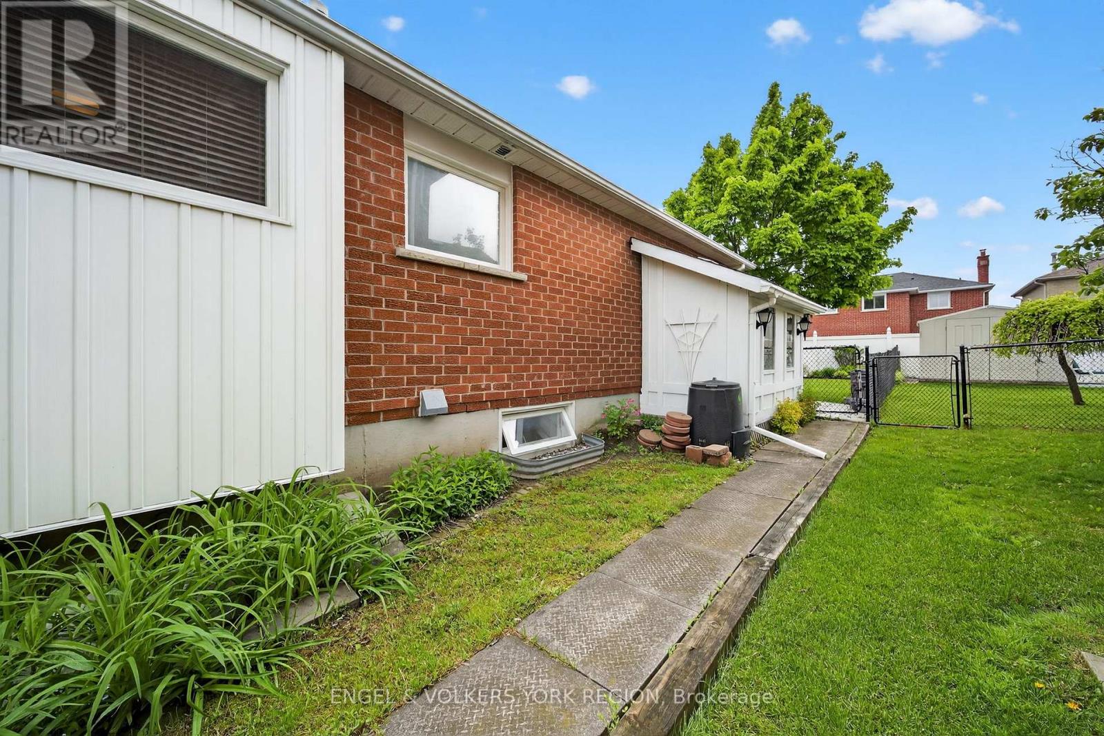 168 Hurst Drive, Barrie, Ontario  L4N 8P6 - Photo 45 - S12468325