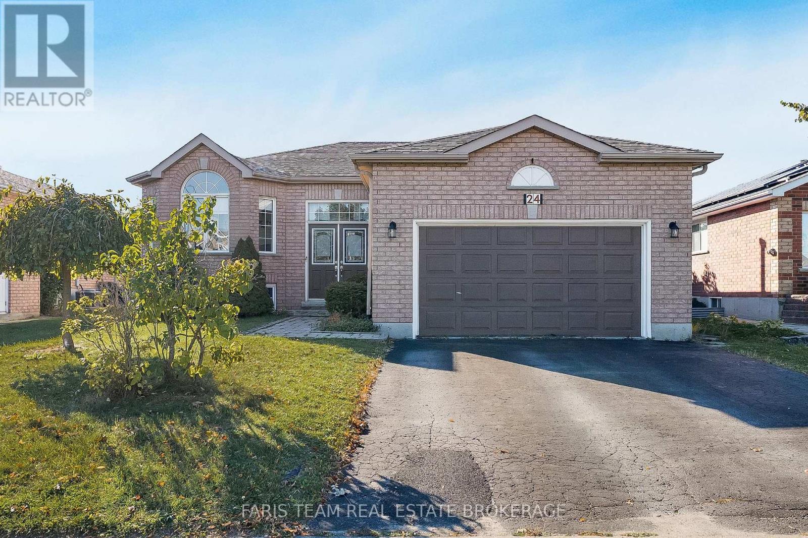 24 Marsellus Drive, Barrie, Ontario  L4N 8S6 - Photo 3 - S12468326