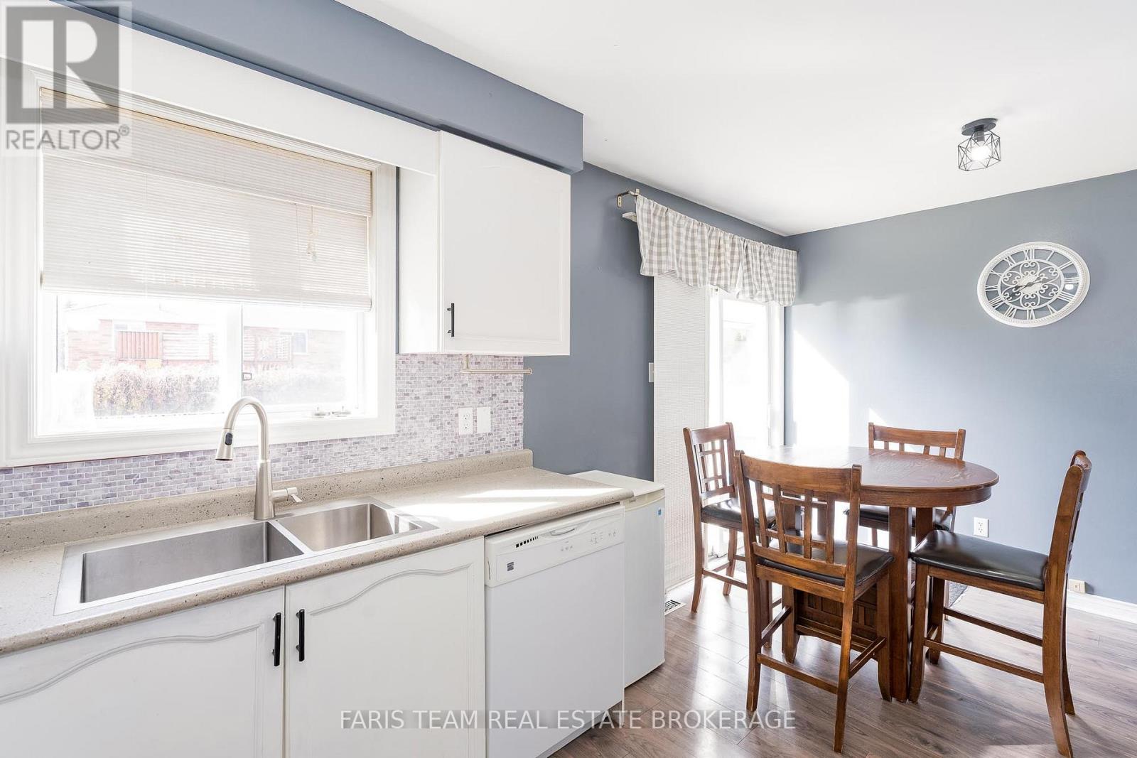 24 Marsellus Drive, Barrie, Ontario  L4N 8S6 - Photo 8 - S12468326