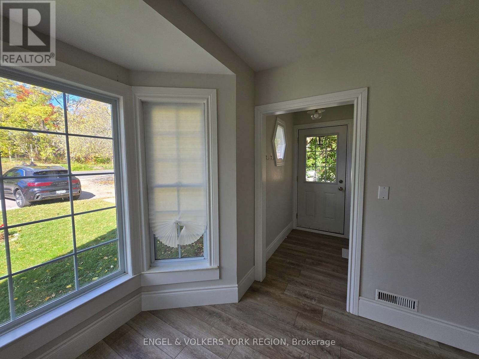 1 - 279 Blake Street, Barrie, Ontario  L4M 1K7 - Photo 2 - S12468351