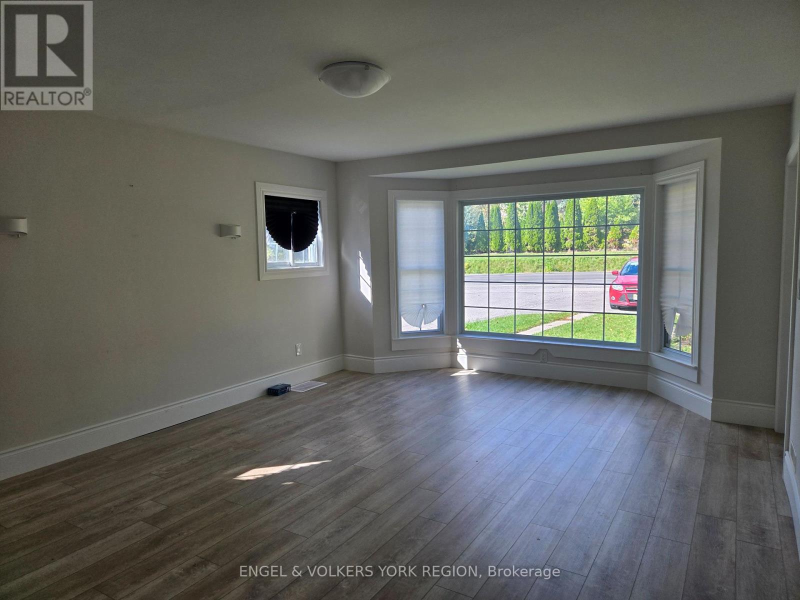 1 - 279 Blake Street, Barrie, Ontario  L4M 1K7 - Photo 3 - S12468351