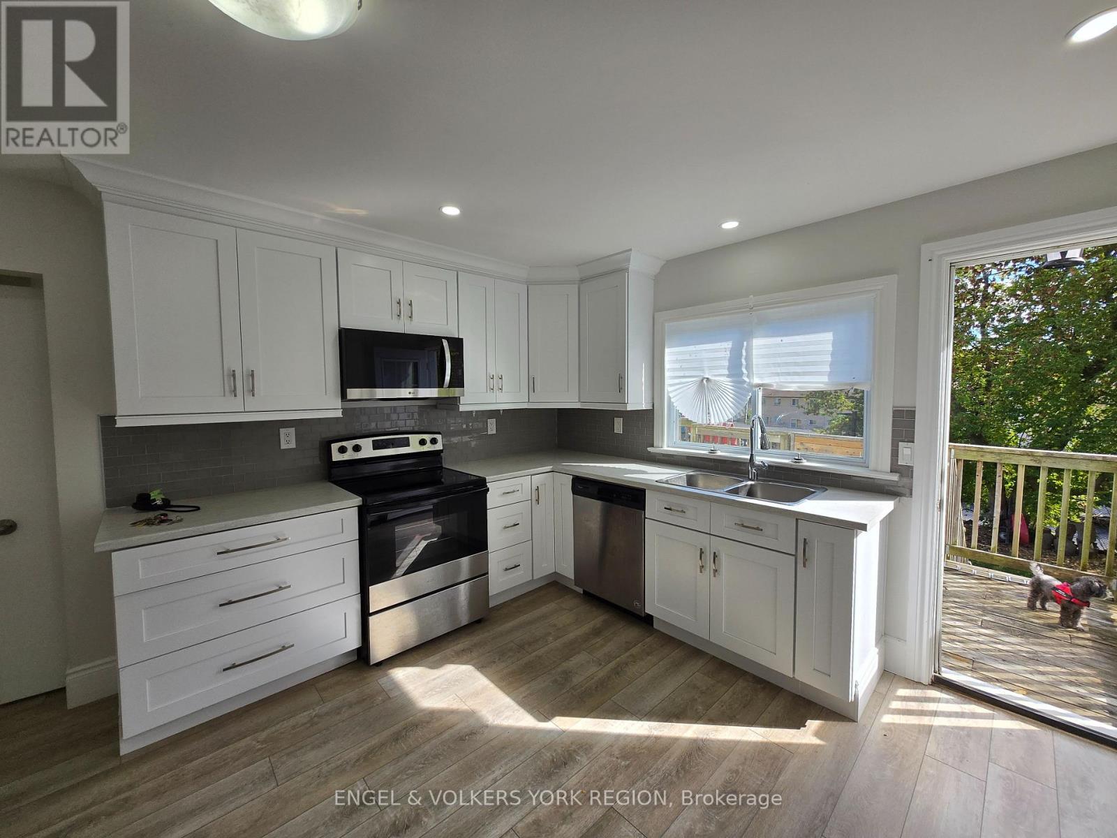 1 - 279 Blake Street, Barrie, Ontario  L4M 1K7 - Photo 6 - S12468351