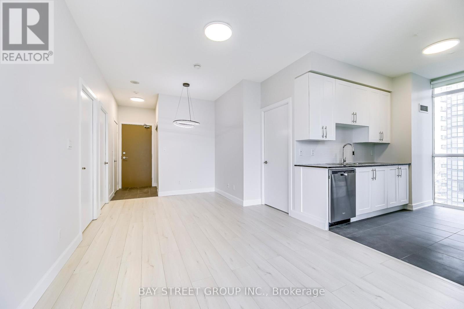 1808 - 4065 Brickstone Mews, Mississauga, Ontario  L5B 0G3 - Photo 10 - W12468193