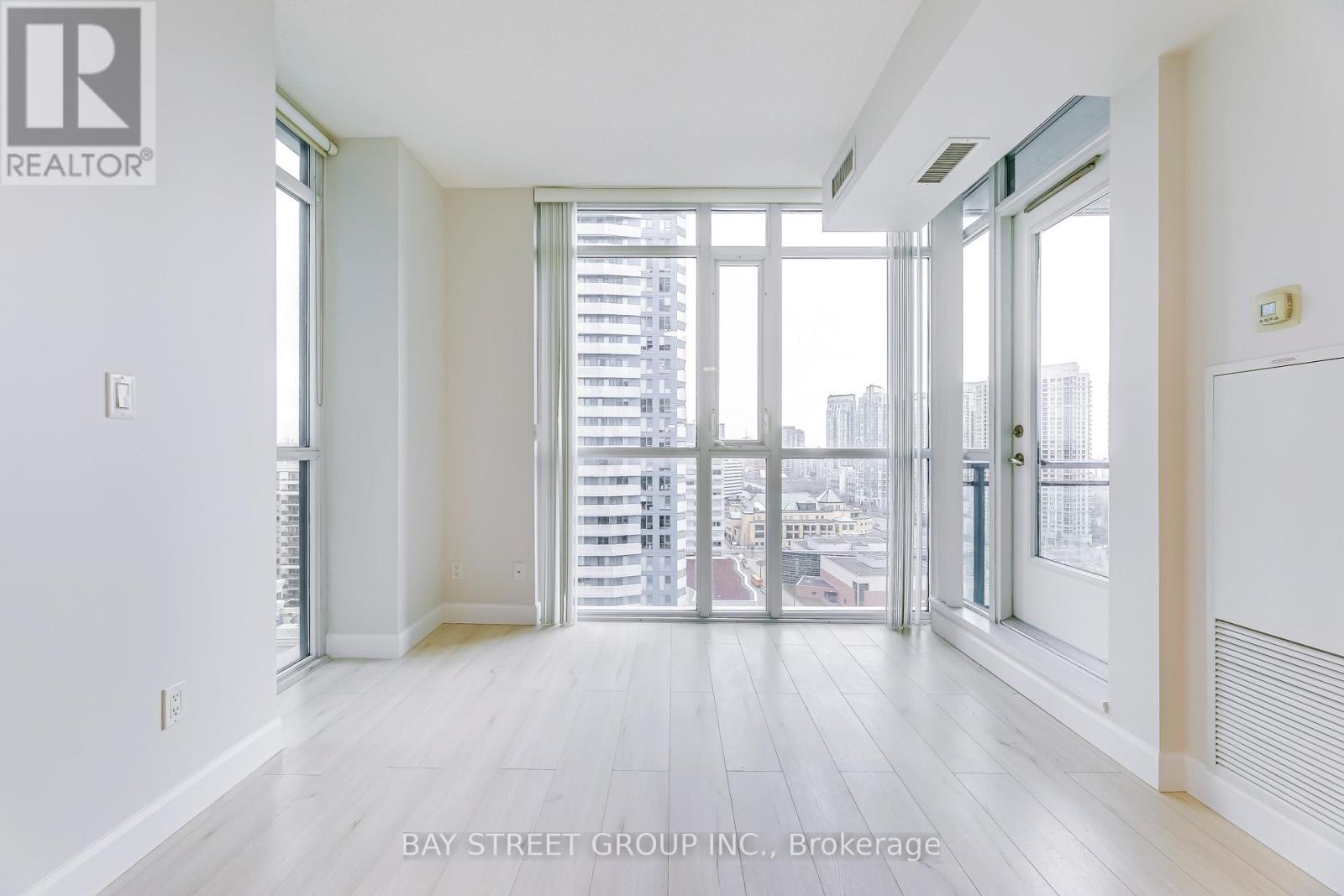1808 - 4065 Brickstone Mews, Mississauga, Ontario  L5B 0G3 - Photo 12 - W12468193