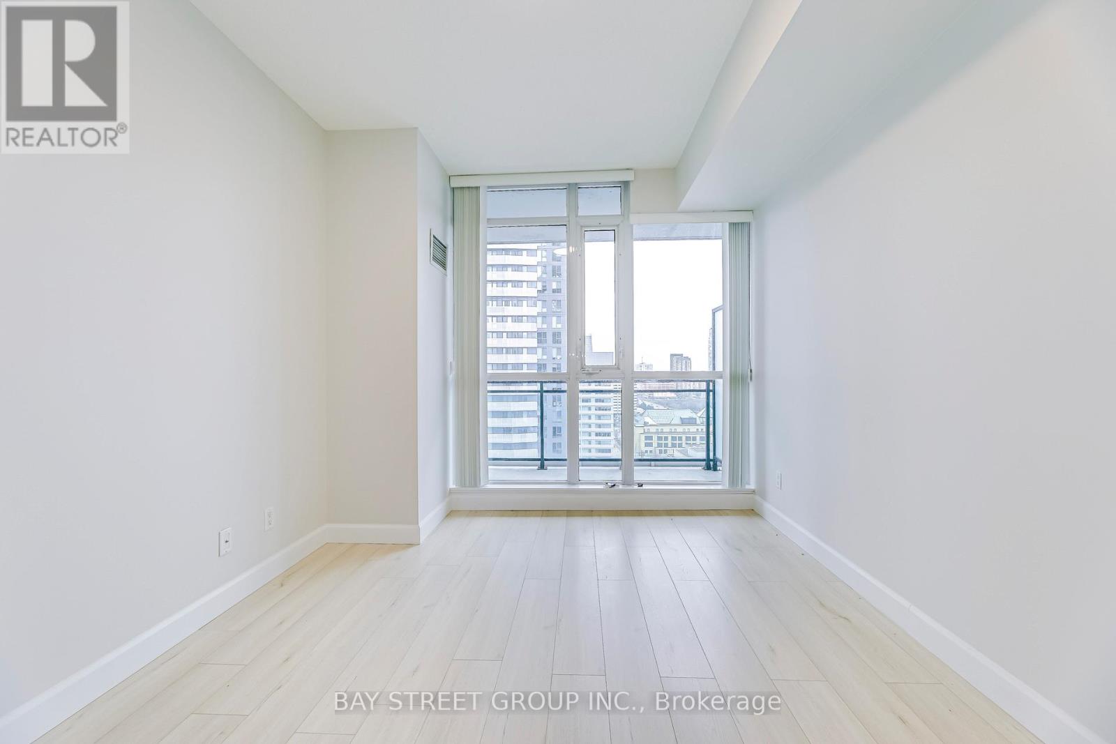 1808 - 4065 Brickstone Mews, Mississauga, Ontario  L5B 0G3 - Photo 19 - W12468193