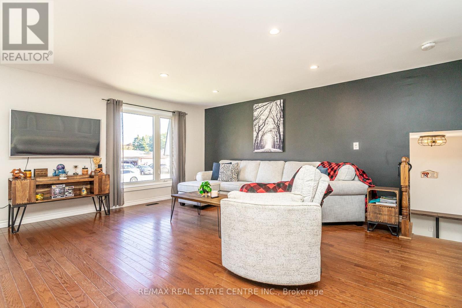 95 Avonmore Crescent, Orangeville, Ontario  L9W 3C2 - Photo 6 - W12468196