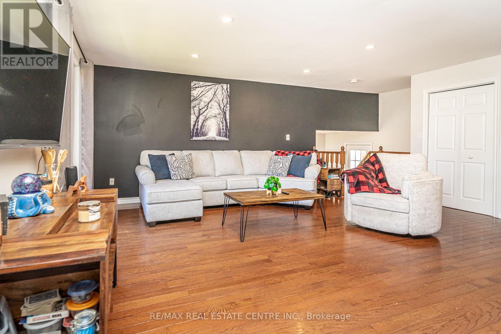 95 Avonmore Crescent, Orangeville, Ontario  L9W 3C2 - Photo 7 - W12468196