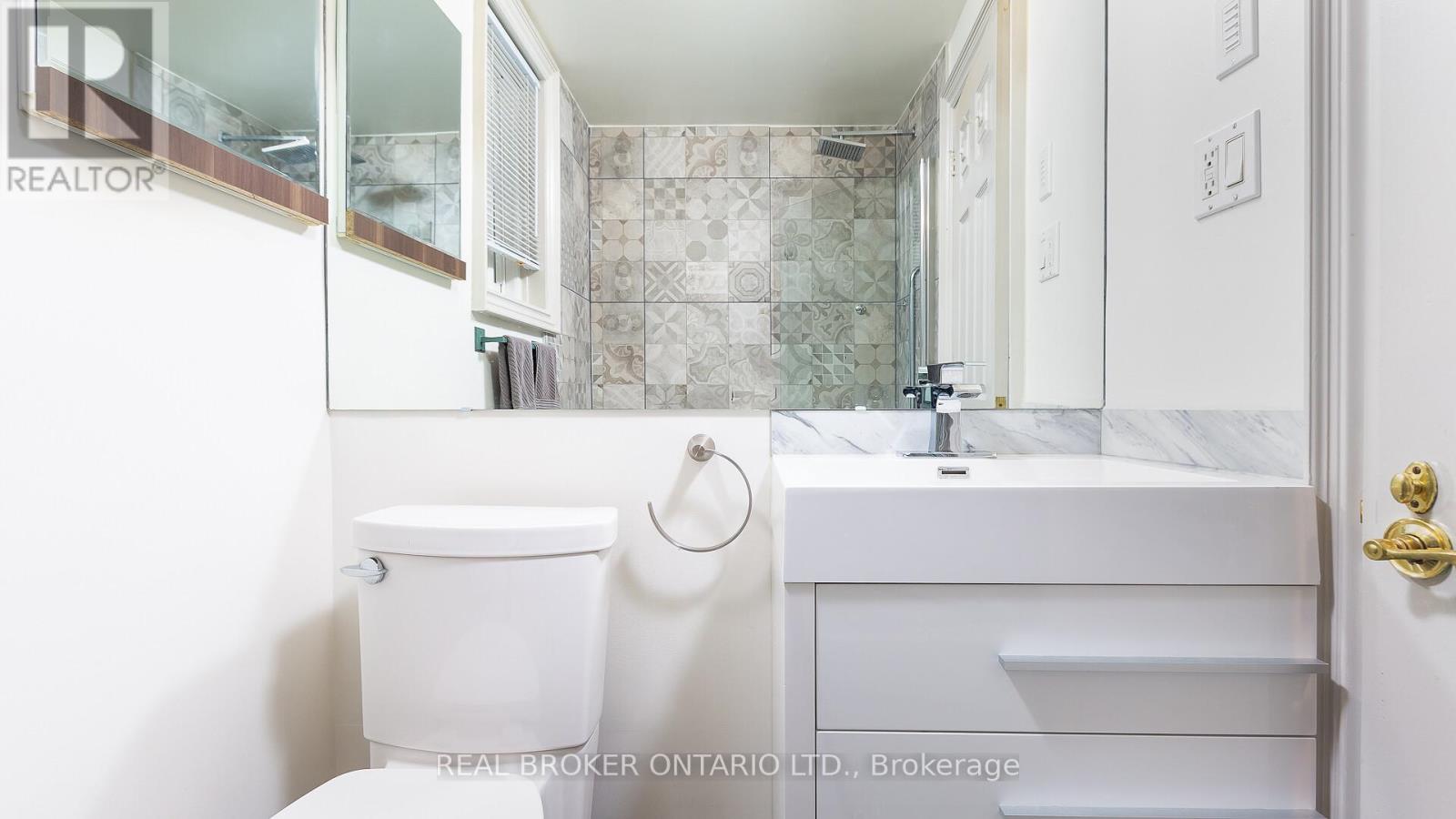 2 - 583 Indian Road, Toronto, Ontario  M6P 2C3 - Photo 15 - W12468208