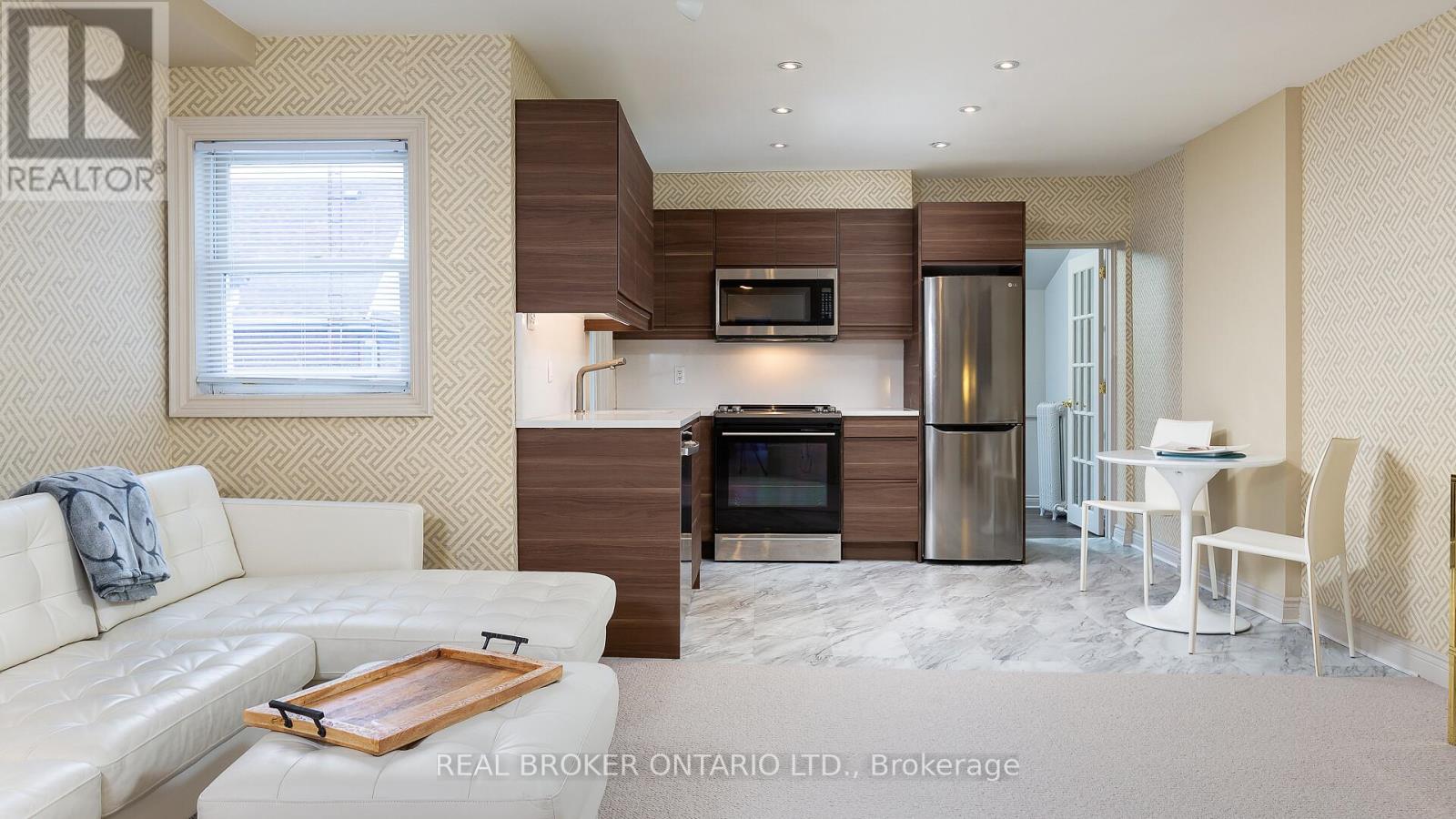 2 - 583 Indian Road, Toronto, Ontario  M6P 2C3 - Photo 2 - W12468208